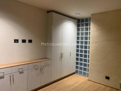 Apartamento de 1 alcoba en venta en El Poblado, Medellín, 62 m² · foto 6 de 10
