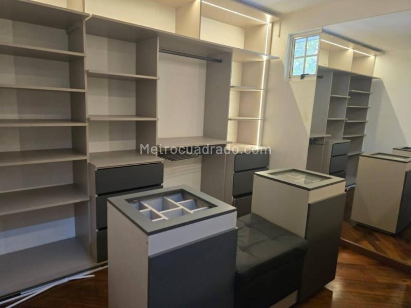 4BR House in Loma De Los Benedictinos (350 m²) - 4