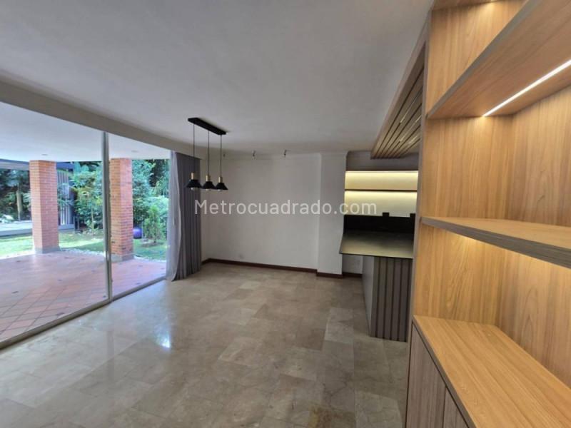 4BR House in Loma De Los Benedictinos (350 m²) - 5