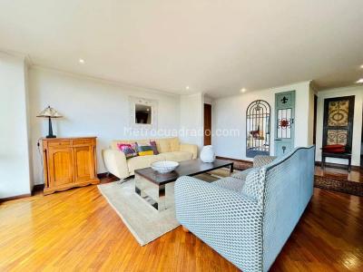 Apartamento de 4 alcobas en venta en Loma Del Campestre, Medellín, 174 m² · foto 10 de 20