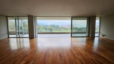 Apartamento de 3 alcobas en venta en El Poblado, Medellín, 270 m² · foto 3 de 18