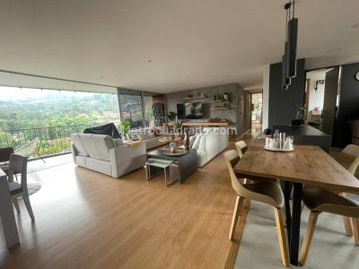 Apartamento de 2 alcobas en venta en El Poblado, Medellín, 160 m² · foto 2 de 16
