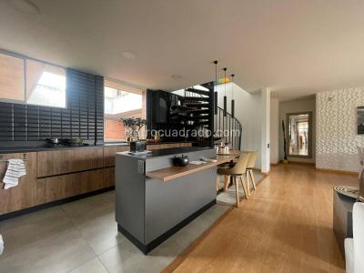 Apartamento de 2 alcobas en venta en El Poblado, Medellín, 160 m² · foto 4 de 16