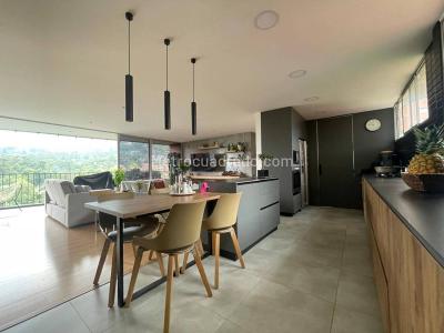 Apartamento de 2 alcobas en venta en El Poblado, Medellín, 160 m² · foto 10 de 16