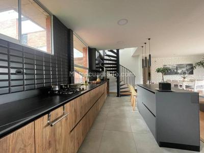 Apartamento de 2 alcobas en venta en El Poblado, Medellín, 160 m² · foto 12 de 16