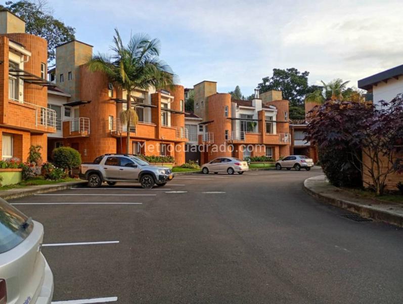 3BR House in El Retiro (208 m²) - 2