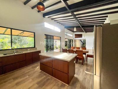 Casa de 4 alcobas en venta en San Antonio, Rionegro, 300 m² · foto 18 de 20