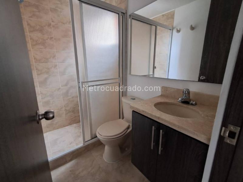 2BR Apartment in Los Colegios (60 m²) - 4