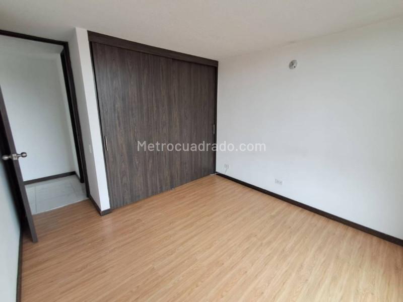 2BR Apartment in Los Colegios (60 m²) - 4