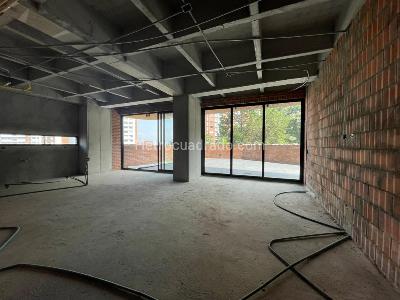 Apartamento de 2 alcobas en venta en El Tesoro, Medellín, 171 m² · foto 3 de 4