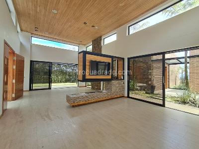 Casa de 5 alcobas en venta en Alcala, Envigado · foto 19 de 20