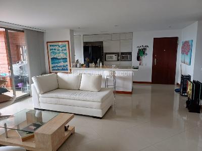 Apartamento de 3 alcobas en arriendo en El Poblado, Medellín, 143 m² · foto 2 de 12