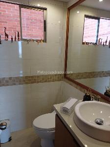 Apartamento de 3 alcobas en arriendo en El Poblado, Medellín, 143 m² · foto 8 de 12