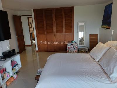 Apartamento de 3 alcobas en arriendo en El Poblado, Medellín, 143 m² · foto 9 de 12