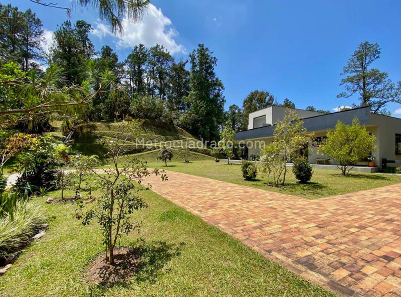 4BR House in Sector Centro (5000 m²) - 4