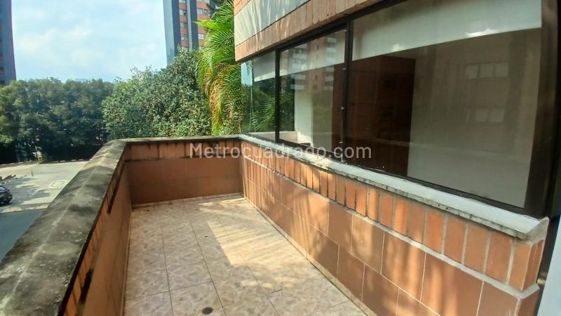 Apartamento de 2 Alcobas con Pisos en Mármol y Parqueadero en Belén Loma de los Bernal - 5