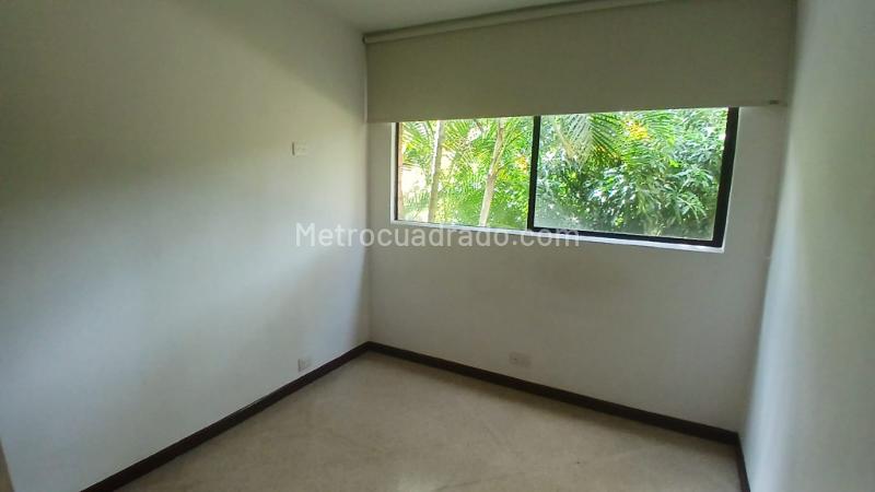 Apartamento de 2 Alcobas con Pisos en Mármol y Parqueadero en Belén Loma de los Bernal - 6