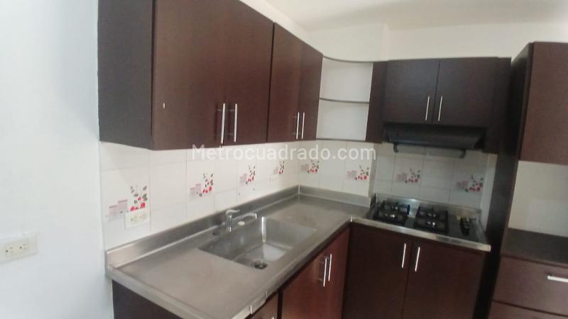 Apartamento de 2 Alcobas con Pisos en Mármol y Parqueadero en Belén Loma de los Bernal - 8
