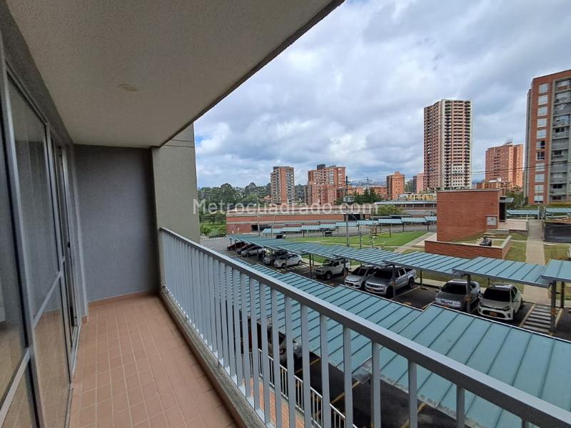 3BR Apartment in Los Colegios (80 m²) - 2