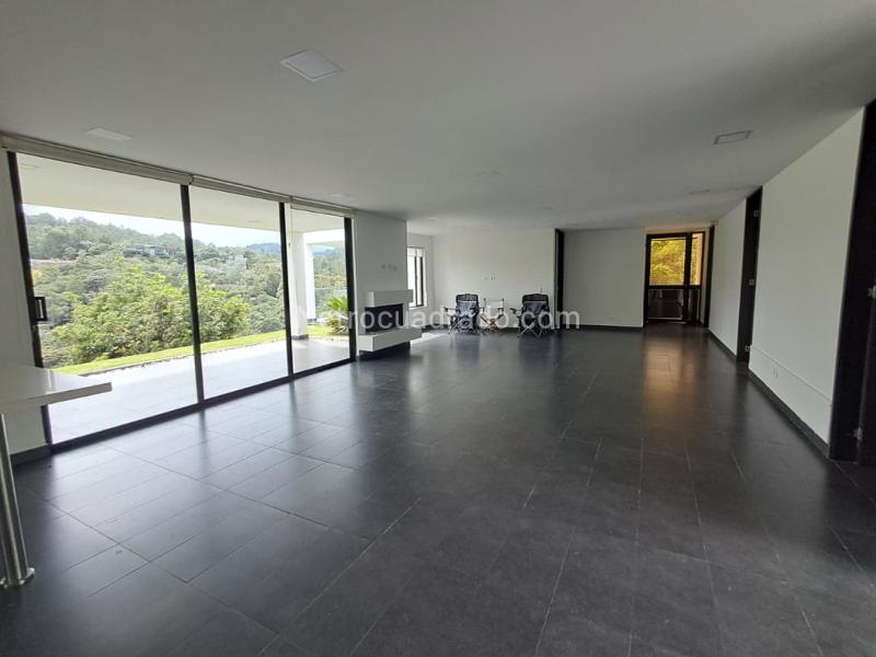 Casa en arriendo en Fizebad (Retiro) con terraza