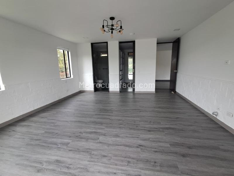 3BR House for Rent in Fizebad (Retiro) with Terrace - 8