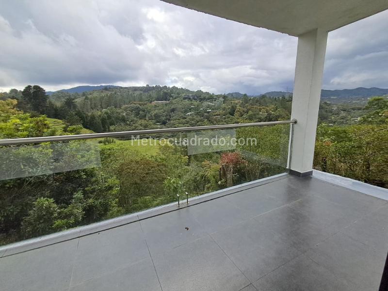 3BR House for Rent in Fizebad (Retiro) with Terrace - 9