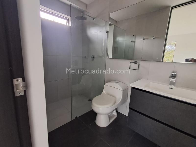 3BR House for Rent in Fizebad (Retiro) - 3