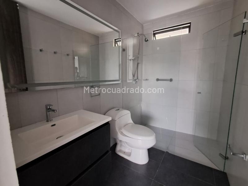 3BR House for Rent in Fizebad (Retiro) - 4