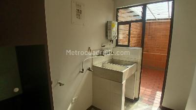 Apartamento de 2 alcobas en venta en Belen Loma De Los Bernal, Medellín, 62 m² · foto 7 de 13