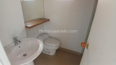 Apartamento de 2 alcobas en venta en Belen Loma De Los Bernal, Medellín, 62 m² · foto 10 de 13