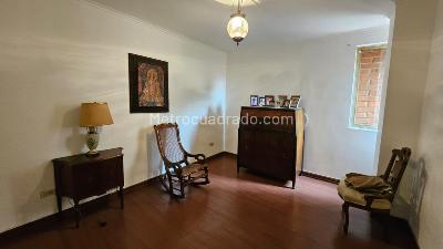 Apartamento en venta en El Poblado, Medellín · foto 2 de 12