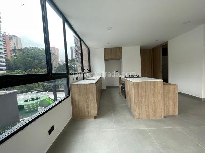 Apartamento de 1 alcoba en arriendo en Castropol, Medellín, 55 m² · foto 3 de 10