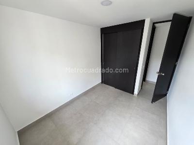 Apartamento de 3 alcobas en venta en El Poblado, Medellín, 73 m² · foto 7 de 14