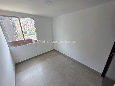 Apartamento de 3 alcobas en venta en El Poblado, Medellín, 73 m² · foto 10 de 14