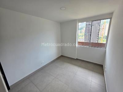 Apartamento de 3 alcobas en venta en El Poblado, Medellín, 73 m² · foto 11 de 14