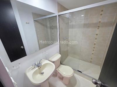 Apartamento de 3 alcobas en venta en El Poblado, Medellín, 73 m² · foto 12 de 14