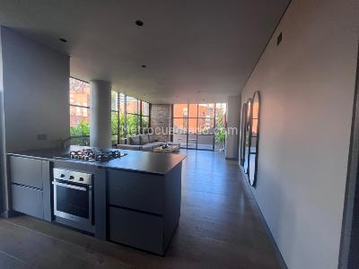 Apartamento de 2 alcobas en venta en El Poblado, Medellín, 122 m² · foto 1 de 14