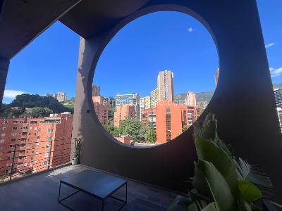 Apartamento de 2 alcobas en venta en El Poblado, Medellín, 122 m² · foto 7 de 14