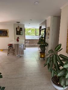 Apartamento de 2 alcobas en arriendo en El Poblado, Medellín, 145 m² · foto 5 de 17