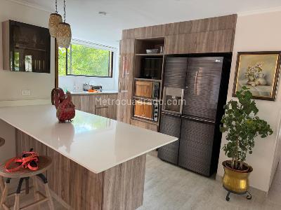 Apartamento de 2 alcobas en arriendo en El Poblado, Medellín, 145 m² · foto 9 de 17