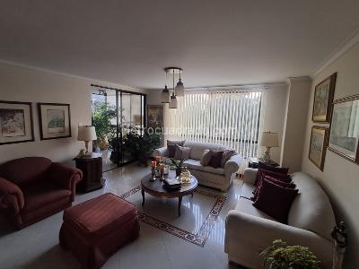 Apartamento en arriendo en El Poblado, Medellín · foto 3 de 18