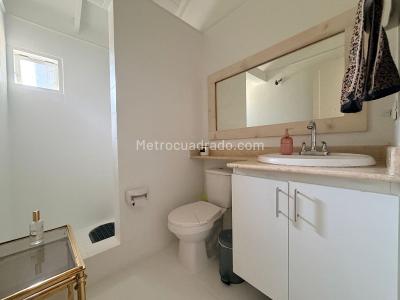 Casa de 4 alcobas en arriendo en El Poblado, Medellín, 260 m² · foto 7 de 20