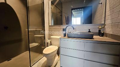 Apartamento de 1 alcoba en venta en El Poblado, Medellín, 94 m² · foto 11 de 12