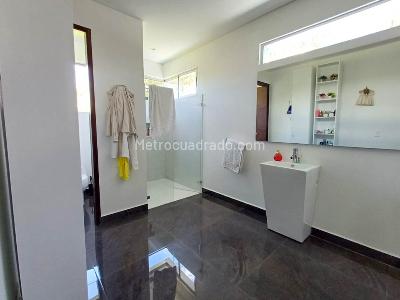 Casa de 4 alcobas en venta en Llanogrande, Rionegro, 1504 m² · foto 15 de 20