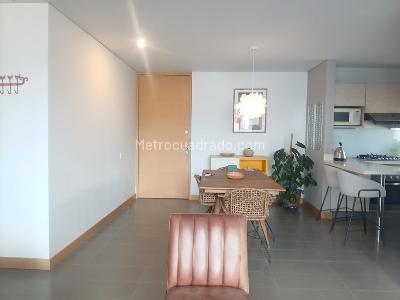 Apartamento en arriendo en El Poblado, Medellín · foto 2 de 16