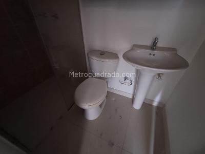 Apartamento de 3 alcobas en arriendo en Candelaria, Sabaneta, 75 m² · foto 8 de 8