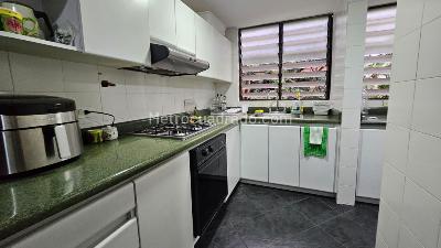 Apartamento de 2 alcobas en venta en El Poblado, Medellín, 110 m² · foto 8 de 11