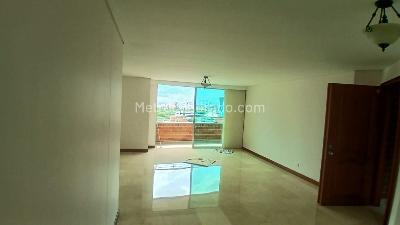 Apartamento de 3 alcobas en arriendo en Laureles, Medellín, 160 m² · foto 2 de 11