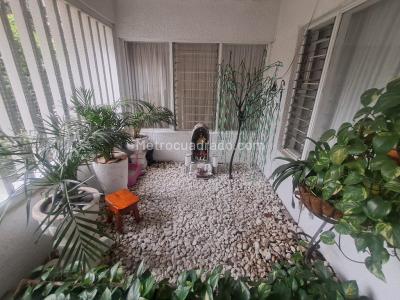 Casa de 5 alcobas en arriendo en Belen, Medellín, 220 m² · foto 3 de 20