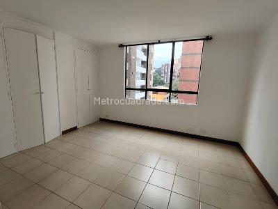 Apartamento en arriendo en El Portal, Envigado · foto 2 de 9